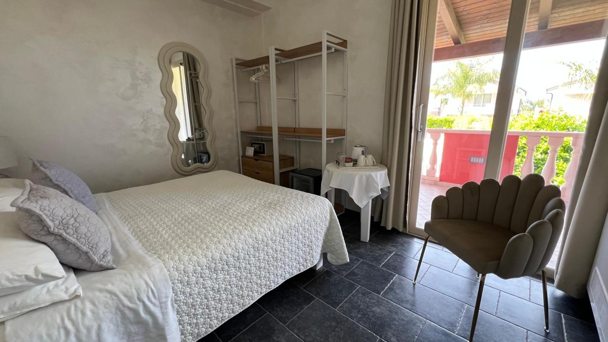 Hotel Borgo Di Santa Barbara à Santa Domenica  Extérieur photo