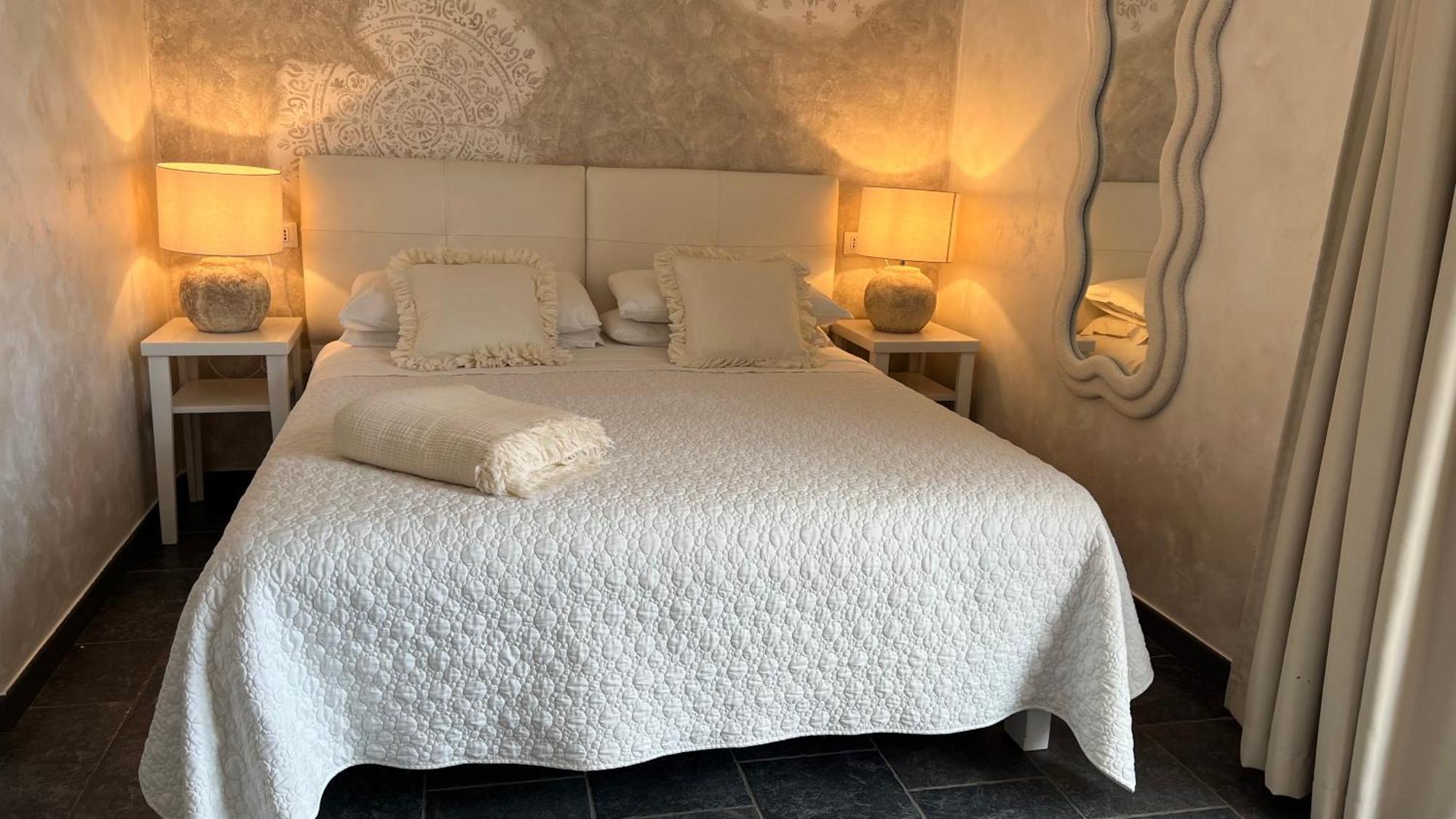 Hotel Borgo Di Santa Barbara à Santa Domenica  Extérieur photo